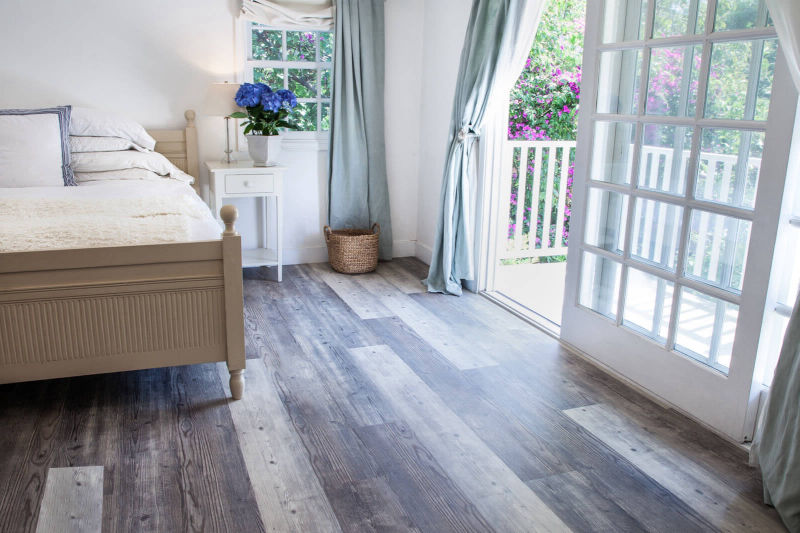 CORNERSTONE COLLECTION Dramatic variations